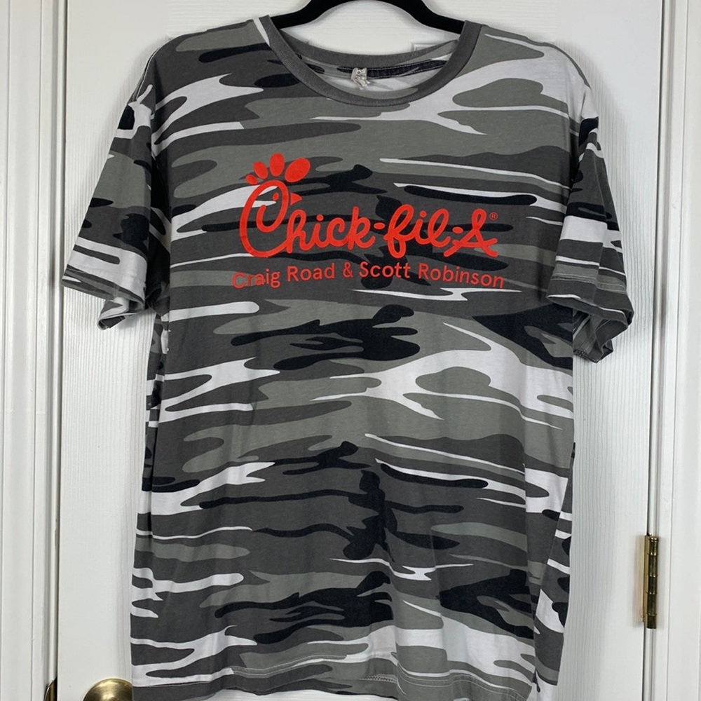Code Five camouflaged short sleeved Chick-fil-a tee shirt size medium. Las Vegas